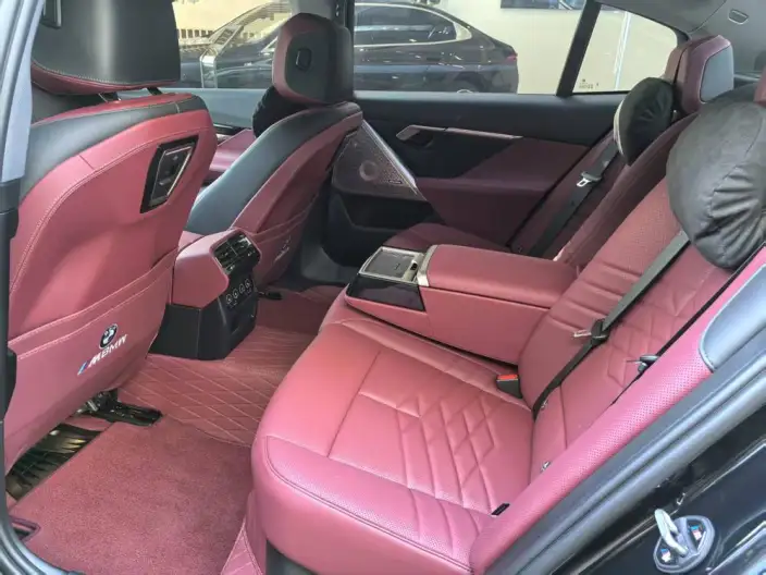 BMW 5 Series 2026 Model 530Li Exclusive Model M Sports Set – фото 9