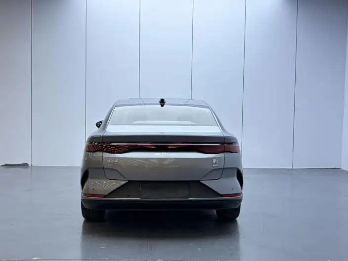 QinL EV 2025 Model 470KM Leading Model – фото 5