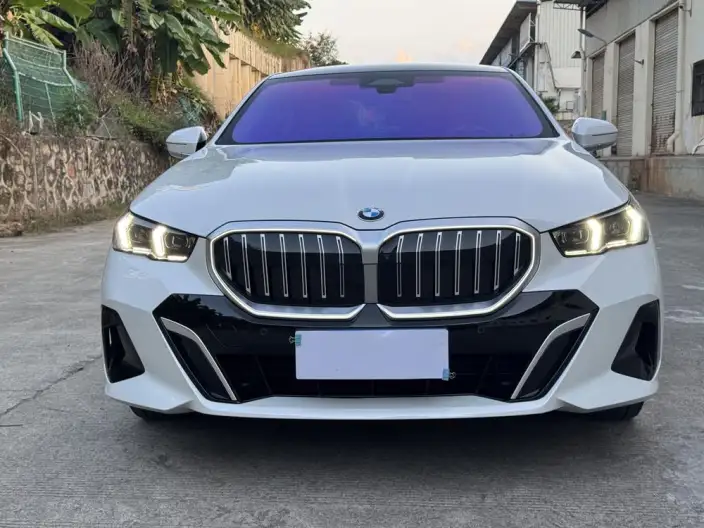 BMW 5 Series 2024 Model 530Li Leading Model M Sports Set – фото 2