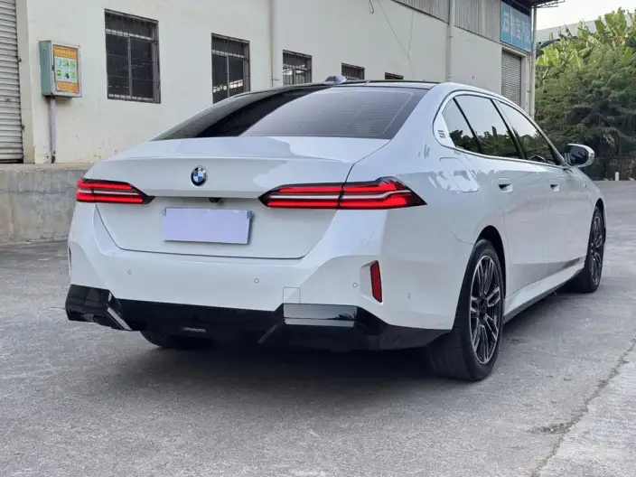 BMW 5 Series 2024 Model 530Li Leading Model M Sports Set – фото 5