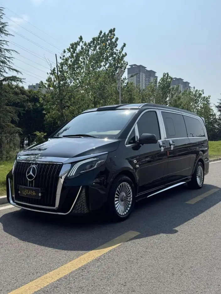 Viano 2023 Model 2.0T Business Edition 7 seat – фото 1