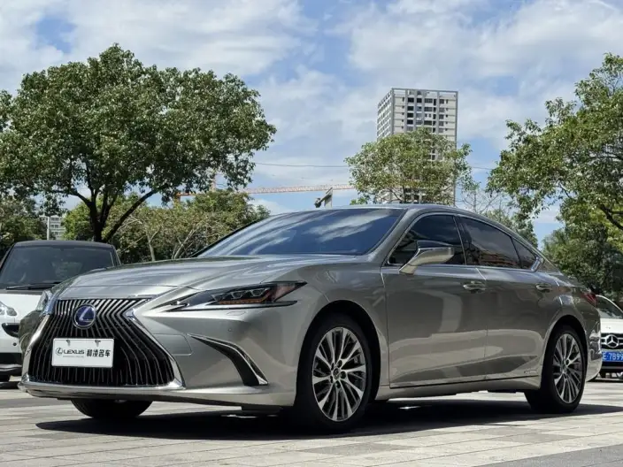 Lexus ES 2020 Model 300h Exclusive Edition China V – фото 1