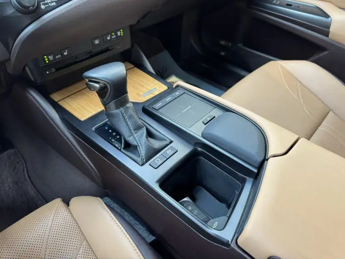 Lexus ES 2020 Model 300h Exclusive Edition China V – фото 10