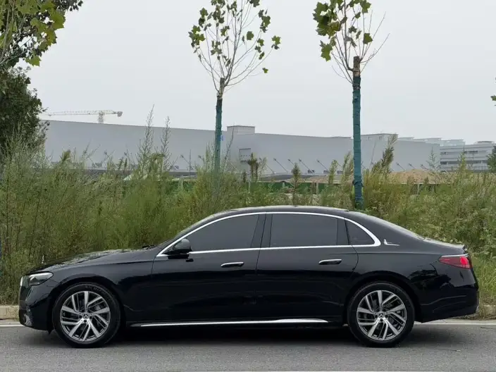 Mercedes-Benz E-Class 2026 Model E 300 L Fashion Model sedan – фото 4