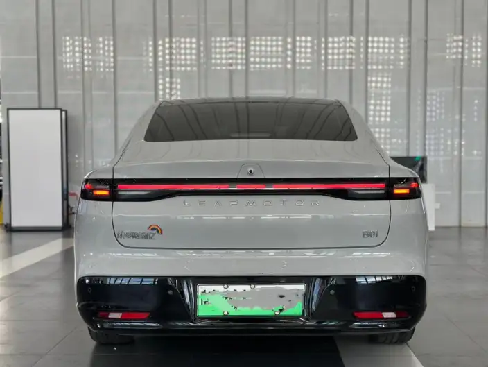 Leapmotor B01 2025 Model 550 Yuexiang Edition – фото 5