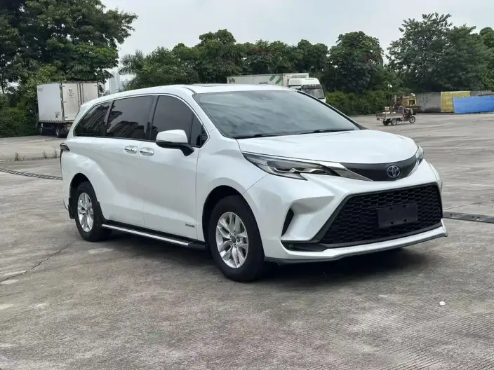 Granvia 2023 Model Intelligent Hybrid 2.5L Comfort Edition – фото 3