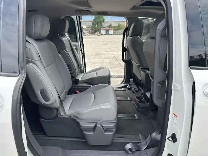 Granvia 2023 Model Intelligent Hybrid 2.5L Comfort Edition – фото 9