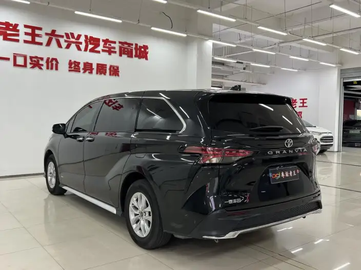 Granvia 2024 Model Intelligent Hybrid 2.5L 2WD Comfort Edition – фото 4