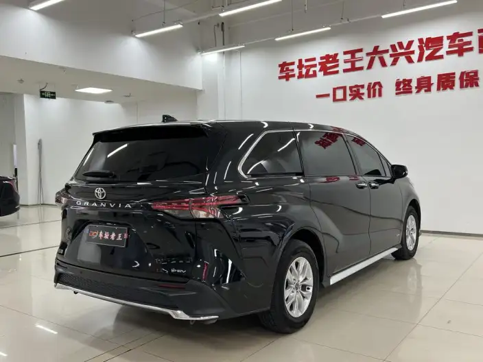 Granvia 2024 Model Intelligent Hybrid 2.5L 2WD Comfort Edition – фото 6