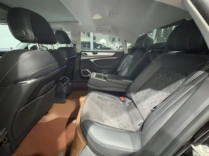 Audi A7 L 2024 Model 45 TFSI quattro Luxury Model – фото 9