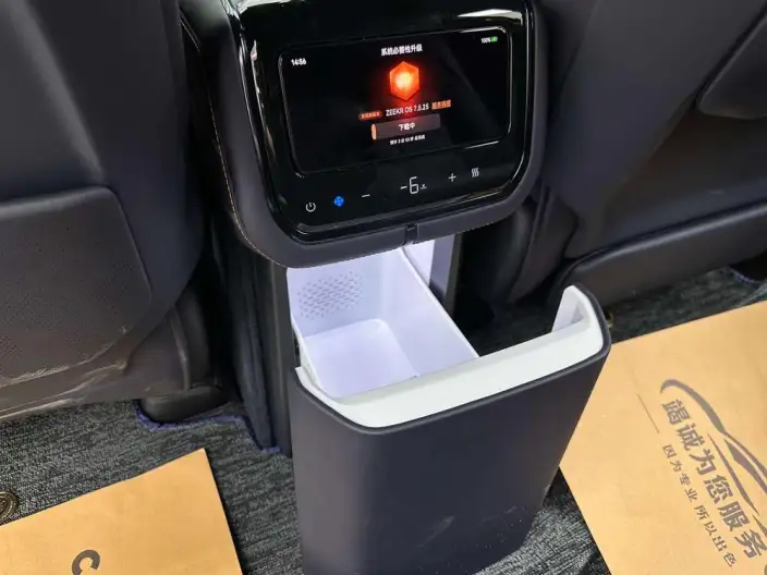 ZEEKR 9X 2025 Model Obsidian Black Edition 70kWh VI seat – фото 8