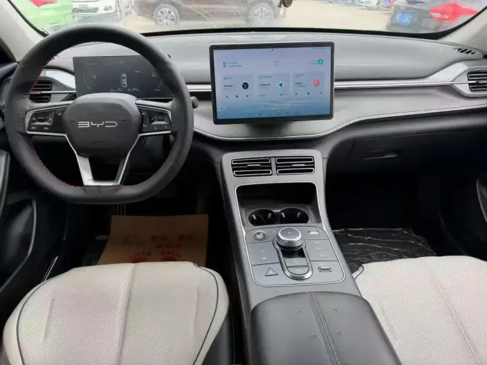BYD Destroyer 05 2024 Model Honor Edition DM-i 55KM Luxury Model – фото 7