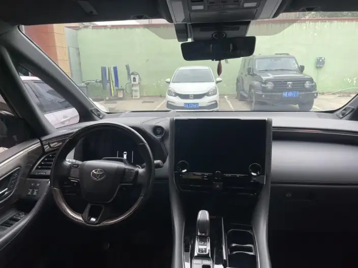 Elfa 2023 Model 2.5L Intelligent Hybrid 4WD Premium – фото 9