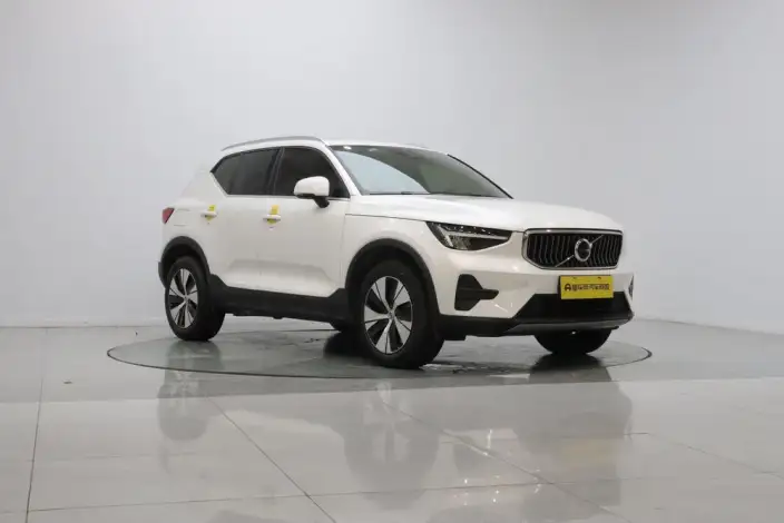Volvo XC40 2024 Model B3 Smart Range Deluxe Edition – фото 3
