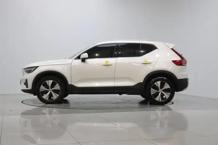 Volvo XC40 2024 Model B3 Smart Range Deluxe Edition – фото 4