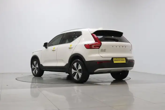 Volvo XC40 2024 Model B3 Smart Range Deluxe Edition – фото 5