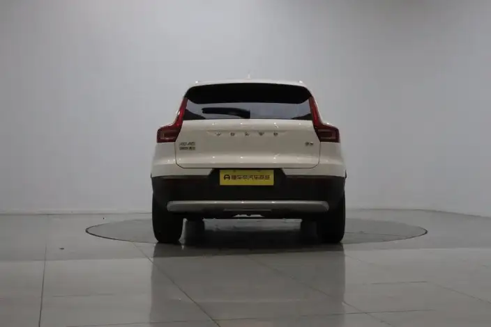 Volvo XC40 2024 Model B3 Smart Range Deluxe Edition – фото 6