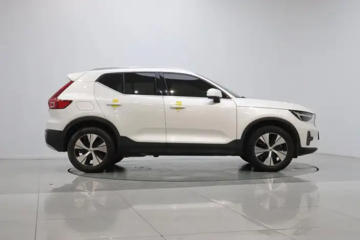 Volvo XC40 2024 Model B3 Smart Range Deluxe Edition – фото 8