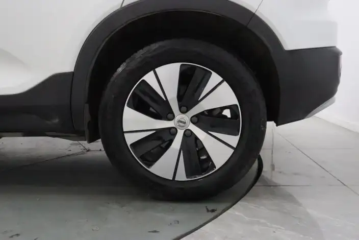 Volvo XC40 2024 Model B3 Smart Range Deluxe Edition – фото 9