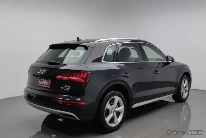 Audi Q5L 2020 Model Facelift 40 TFSI Rong Xiang Enterprising Model – фото 4