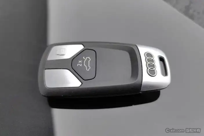 Audi Q5L 2020 Model Facelift 40 TFSI Rong Xiang Enterprising Model – фото 6
