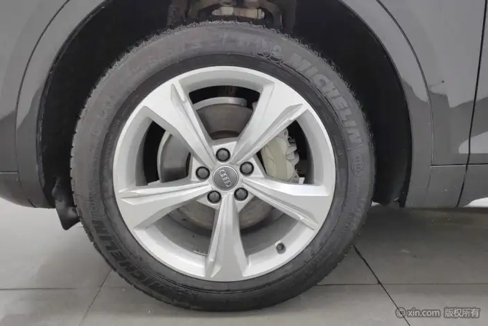 Audi Q5L 2020 Model Facelift 40 TFSI Rong Xiang Enterprising Model – фото 8