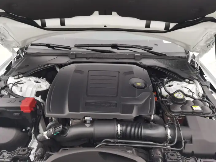Jaguar XE L 2023 Model 2.0T 250PS R-DYNAMIC S Enterprising Sports Edition – фото 10