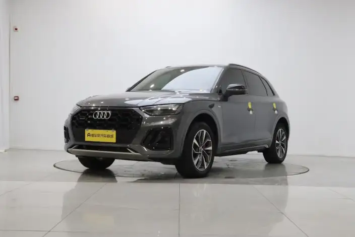 Audi Q5L 2024 Model 40TFSI Luxury Dynamic Model – фото 1