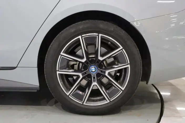 BMW i4 2022 Model eDrive40 – фото 9