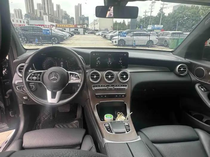 Mercedes-Benz GLC 2020 Model GLC 260 L 4MATIC Luxury Model – фото 10