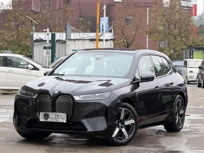 BMW iX 2022 Model xDrive40 – фото 1