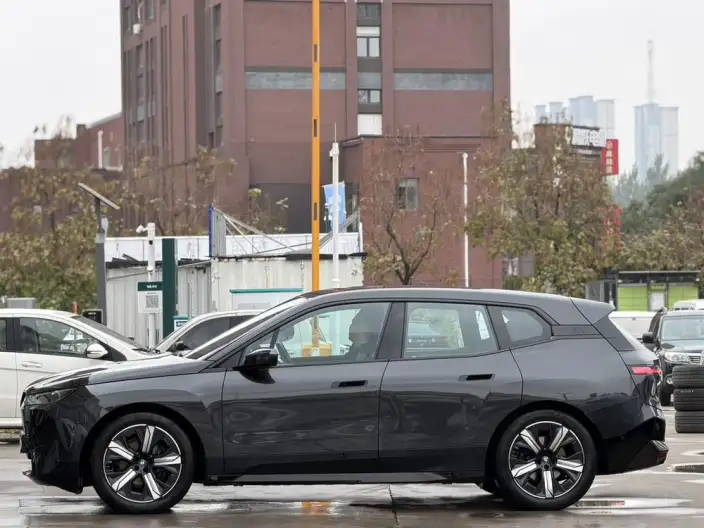 BMW iX 2022 Model xDrive40 – фото 4