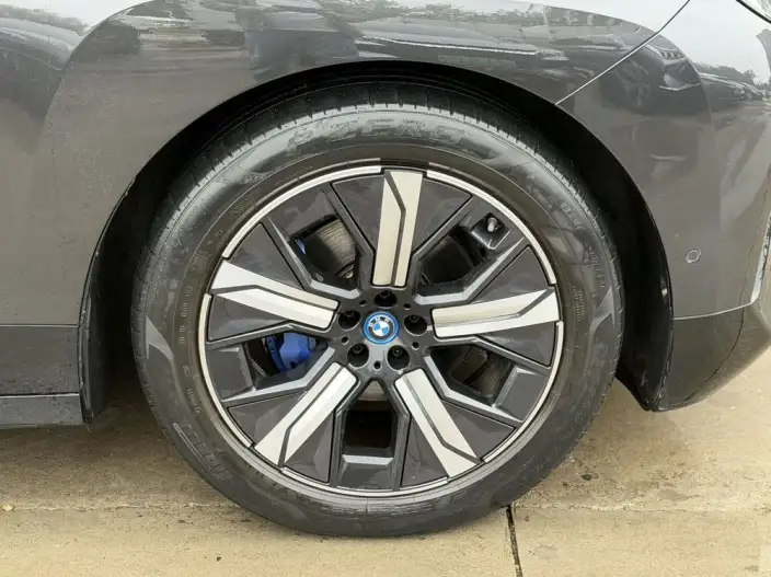 BMW iX 2022 Model xDrive40 – фото 8