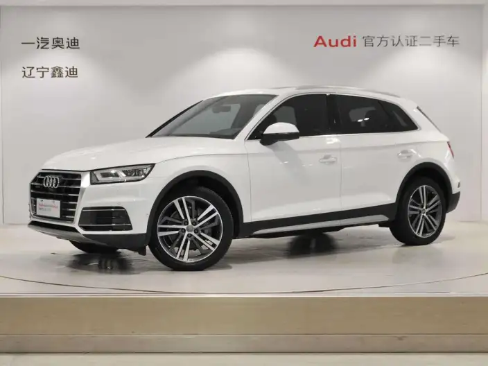 Audi Q5L 2020 Model 45 TFSI Exclusive Fuga Model – фото 1
