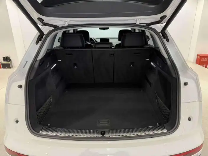 Audi Q5L 2020 Model 45 TFSI Exclusive Fuga Model – фото 10