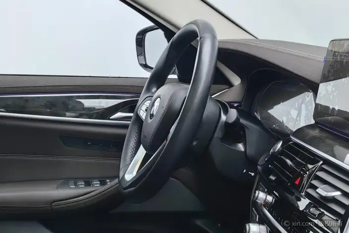 BMW 5 Series 2022 Model Facelift 525Li Luxury Set – фото 8