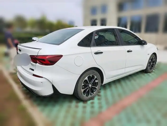 Chevrolet Corolla 2023 Model 1.3T Mild Hybrid Automatic Exclusive Edition – фото 2