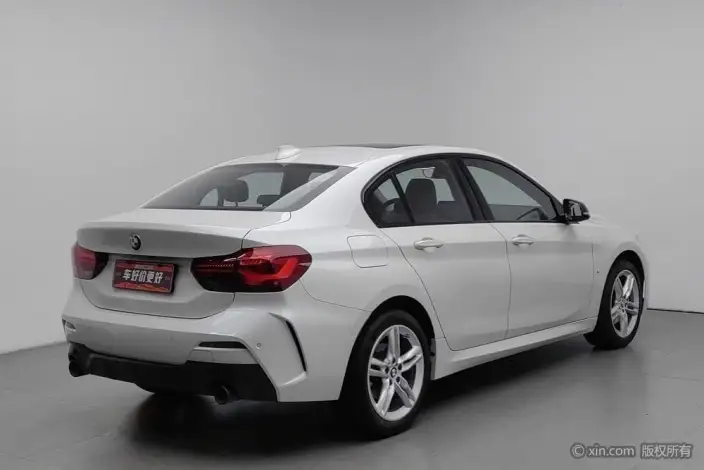 BMW 1 Series 2023 Model 120i M Sports Night Edition – фото 3