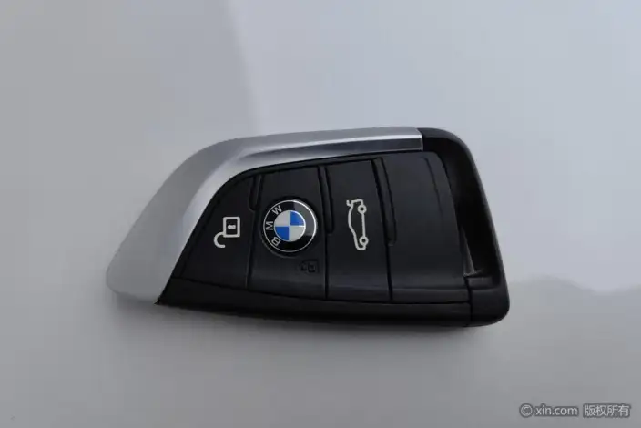 BMW 1 Series 2023 Model 120i M Sports Night Edition – фото 5