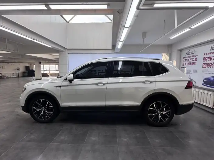 Volkswagen Tiguan L 2020 Model 380TSI Automatic 4WD Smart Dynamic Deluxe Edition 7 seat China VI – фото 4