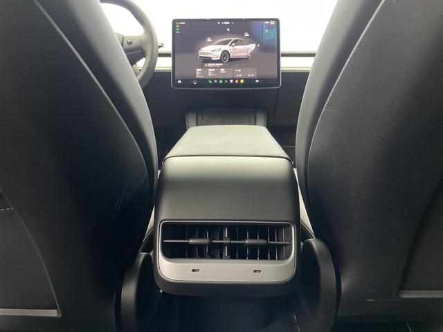 Tesla Model Y 2022 Long Range AWD – фото 15
