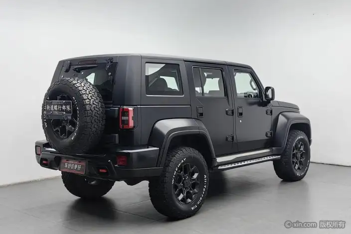 BAIC BJ40 2021 Model 2.0D Automatic 4WD Blade Hero Edition Warrior Model – фото 3