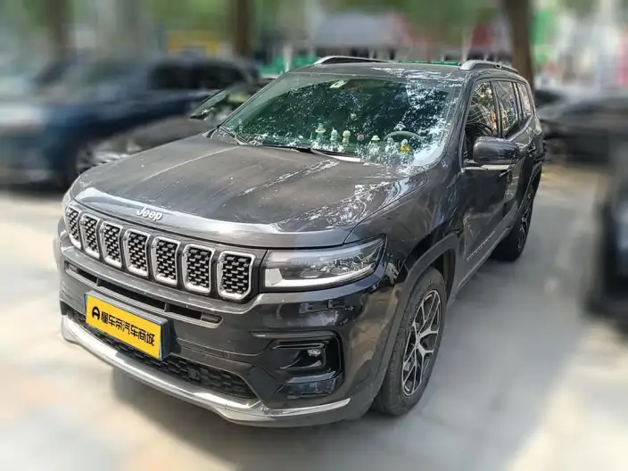 Grand Commander 2022 Model 2.0T 4WD Deluxe Edition