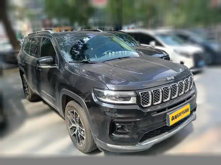 Grand Commander 2022 Model 2.0T 4WD Deluxe Edition