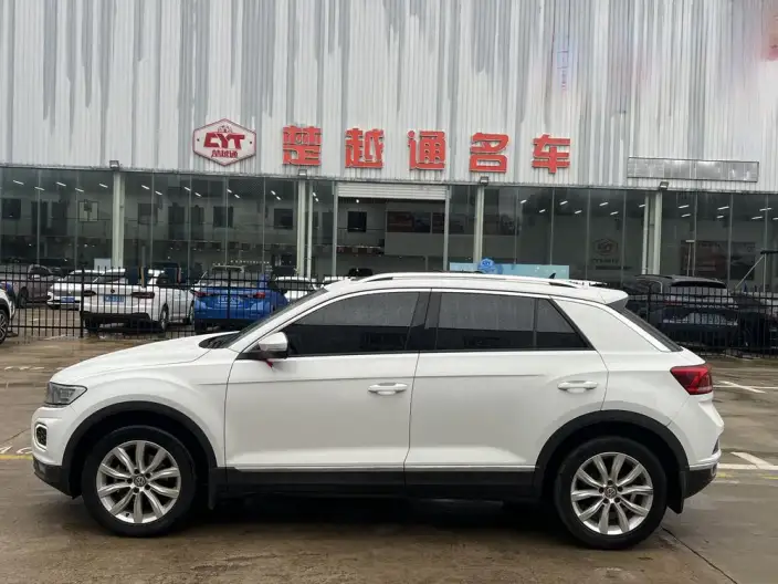 Volkswagen T-Roc 2020 Model 230TSI DSG 2WD Enterprising Model – фото 3
