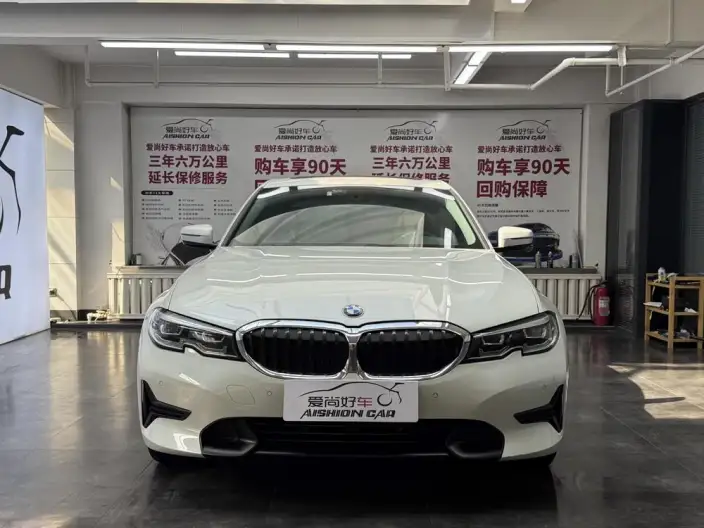 BMW 3 Series 2020 Model 320i Sports Set – фото 2