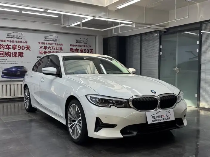 BMW 3 Series 2020 Model 320i Sports Set – фото 3