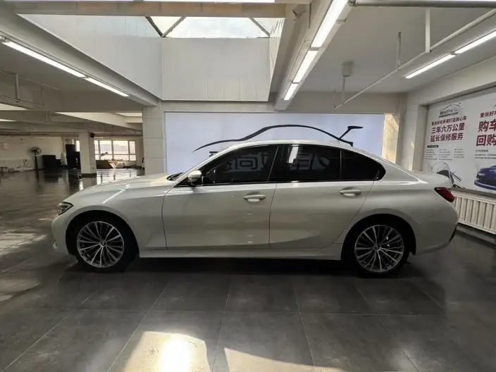 BMW 3 Series 2020 Model 320i Sports Set – фото 4
