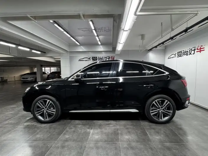 Audi Q5L Sportback 2021 Model 40 TFSI Luxury Model – фото 4