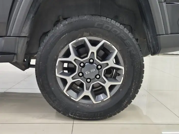 BAIC BJ40 2020 Model 2.0T Automatic 4WD Tribute to the 2020 Edition Warrior Model – фото 9